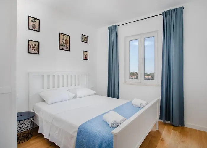 Eni - Quiet Area & Parking Apartment *