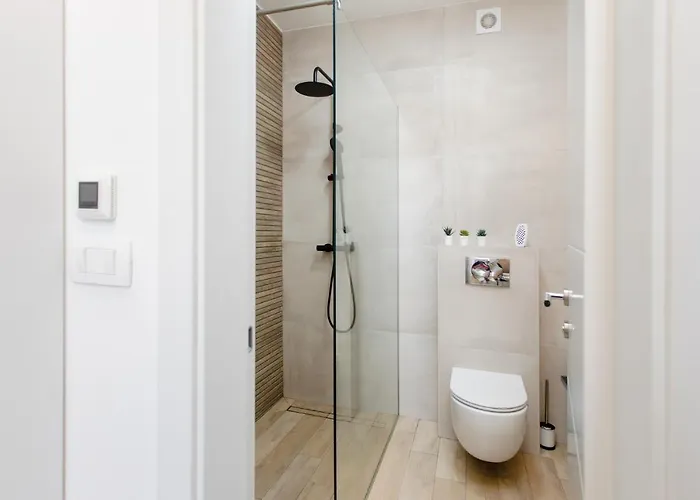 Eni - Quiet Area & Parking Apartment *