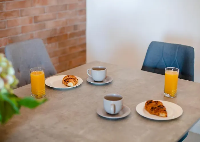 Eni - Quiet Area & Parking Apartment *